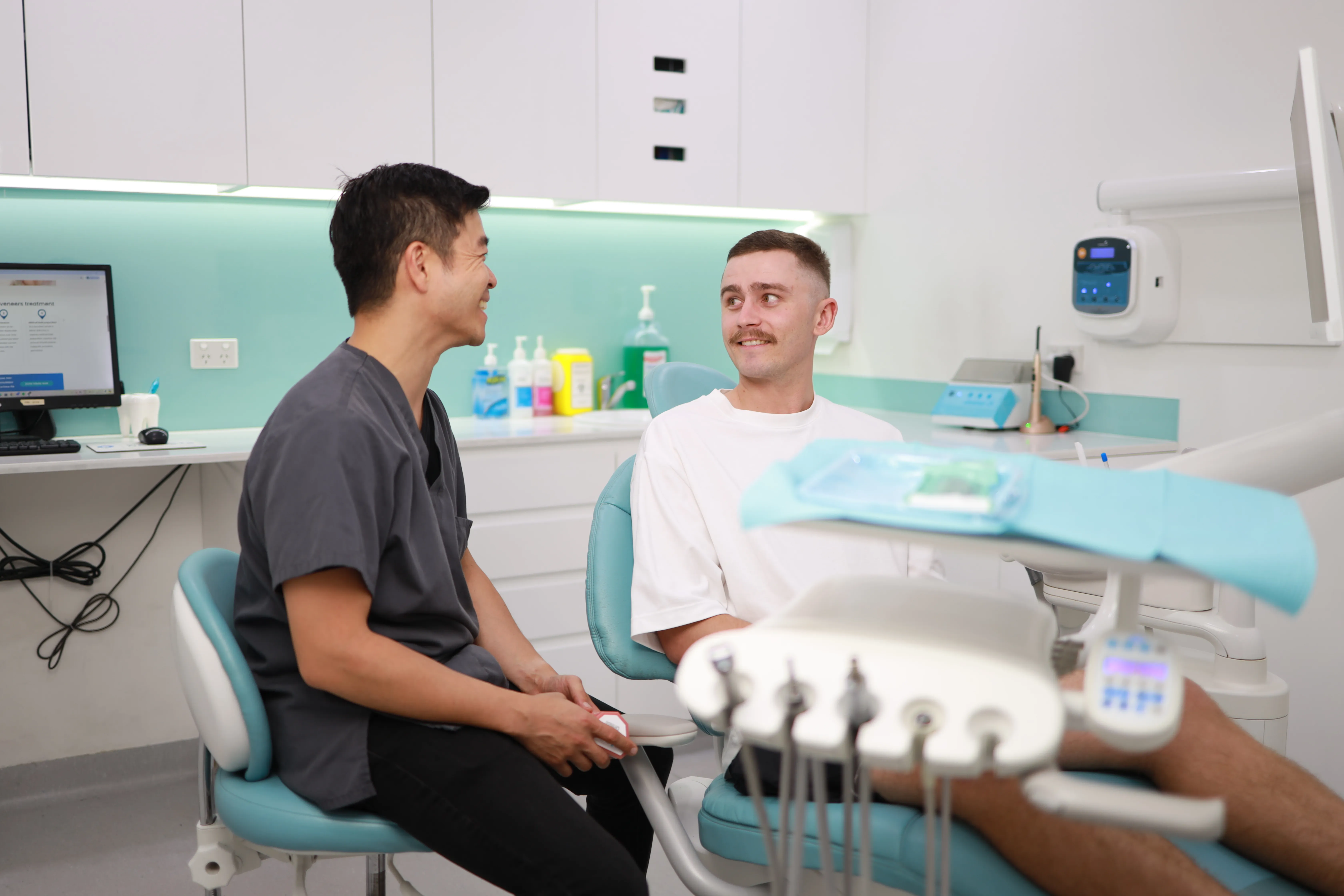 Teeth Whitening Sydney | Zoom Whitening From $600 | My Local Dentists Before and After Example