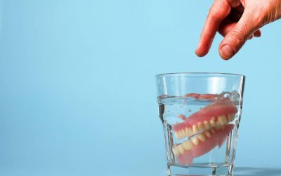 How to Remove Plaque from Dentures: Effective Cleaning Methods That Work