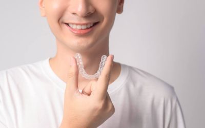 Can You Eat With Invisalign? Foods, Diet and Eating Tips