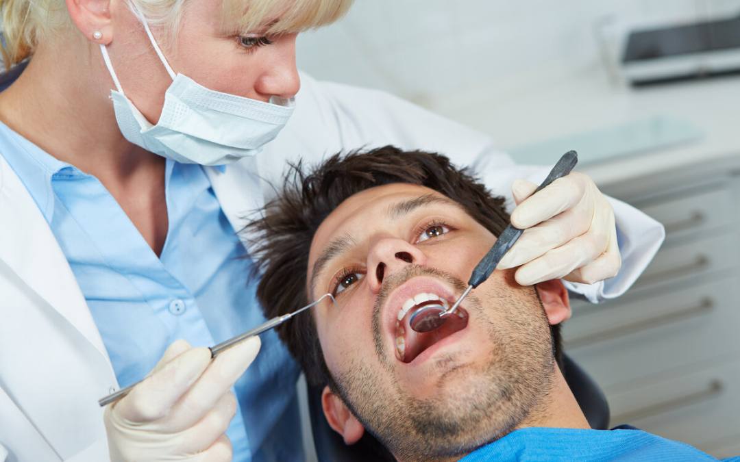Teeth Bonding vs. Veneers: The Battle of Cosmetic Procedures